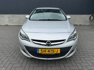 Foto 15 van Opel Astra 1.4 turbo cosmo automaat 140 PK, ZEER compleet, Trekhaak