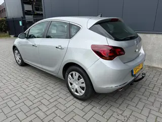Foto 20 van Opel Astra 1.4 turbo cosmo automaat 140 PK, ZEER compleet, Trekhaak