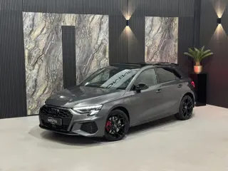 Foto 16 van Audi A3 Sportback 45 TFSI e 3x S-line Competition|PANO|MATRIX|SFEER|CAMERA|KEYLESS