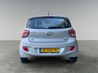 Foto 18 van Hyundai i10 5-deurs 1.0i i-Motion Comfort Plus | RADIO | AIRCO | BLUETOOTH | ISOFIX | LM-VELGEN |