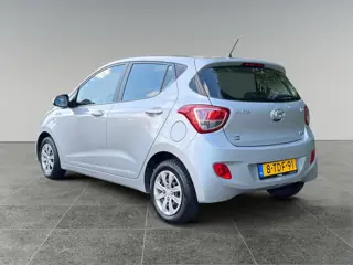 Foto 16 van Hyundai i10 5-deurs 1.0i i-Motion Comfort Plus | RADIO | AIRCO | BLUETOOTH | ISOFIX | LM-VELGEN |