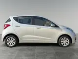 Foto 25 van Hyundai i10 5-deurs 1.0i i-Motion Comfort Plus | RADIO | AIRCO | BLUETOOTH | ISOFIX | LM-VELGEN |