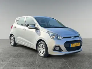 Foto 14 van Hyundai i10 5-deurs 1.0i i-Motion Comfort Plus | RADIO | AIRCO | BLUETOOTH | ISOFIX | LM-VELGEN |
