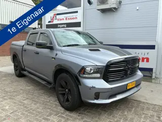 Dodge Ram 1500 5.7 V8 4x4 Crew Cab 5'7 Sport , Apple carplay kicker soundsystem Grijze wrap, lage bi