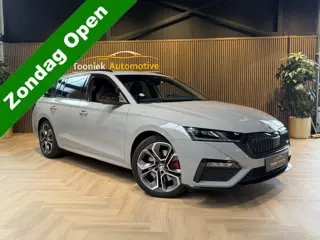 Škoda Octavia Combi 2.0 TSI iV RS panoramadak | voorzien van skoda paraplu in de deur