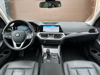 Foto 20 van BMW 3-serie 330i High Executive Automaat | Panoramadak, ACC, Leer, Trekhaak, Apple CarPlay, Stoelver