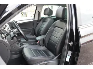 Foto 20 van Volkswagen Tiguan 1.4 TSI ACT Comfortline Business R| Panoramadak|Leer|Stoelverwarming/