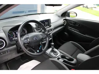 Foto 20 van Hyundai Kona 1.6 GDI HEV Comfort Smart HYBRIDE-TREKHAAK-CARPLAY