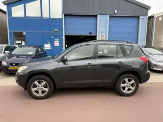 Foto 20 van Toyota RAV4 2.0 VVTi Linea Sol 4WD 2008 LEDER Nieuwstaat NAP + Boekjes zijn aanwezig. Met Navigatie,
