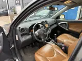 Foto 23 van Toyota RAV4 2.0 VVTi Linea Sol 4WD 2008 LEDER Nieuwstaat NAP + Boekjes zijn aanwezig. Met Navigatie,
