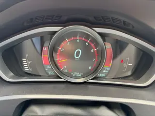 Foto 13 van Volvo V40 1.6 T3 Summum 150PK+Airco+Cruise+Navi+BT+NAP