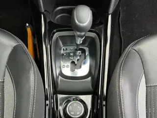 Foto 18 van Peugeot 2008 1.2 AUTOMAAT | 2e EIG | CLIMATE | CARPLAY | CAMERA | PANO DAK | NAP