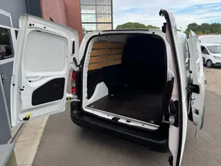 Foto 16 van Opel Combo 1.6D L1H1 Airco Carplay Cruise Edition