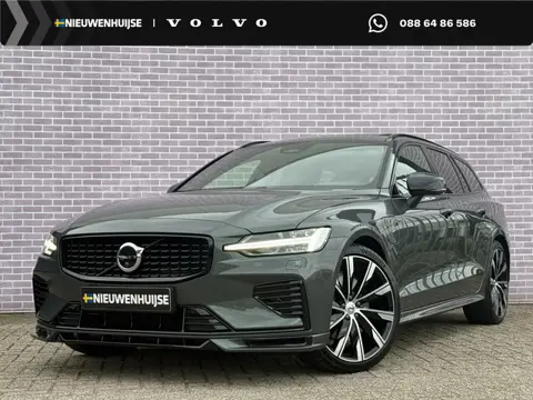 Volvo V60 2.0 T6 Plug-in hybrid AWD Ultra Dark | 20" | Heico Body Kit | Panoramadak | Head Up Displa