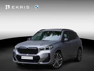 BMW iX1 xDrive30 | M Sportpakket | Comfort Pack | Trekhaak met elektrisch wegklapbare kogel | Glazen