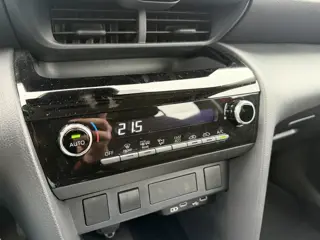 Foto 12 van Toyota Yaris Cross 1.5 Hybrid 115 Active Limited Parkeersensoren Camera Carplay Cruise