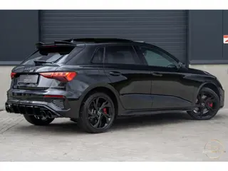 Foto 20 van Audi A3 Sportback 45 TFSIe S edition Comp PANO RS STOELEN MAXTON MATRIX CAMERA