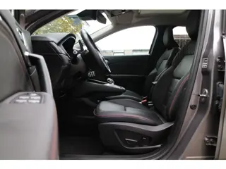 Foto 14 van Renault Captur 1.6 E-Tech Plug-in Hybrid 160 Initiale Paris | Full Optie! |