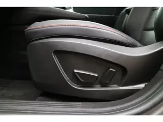 Foto 12 van Renault Captur 1.6 E-Tech Plug-in Hybrid 160 Initiale Paris | Full Optie! |