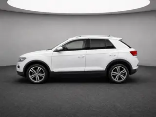 Foto 15 van Volkswagen T-Roc 1.5 TSI 150pk DSG Sport · Camera · Trekhaak · Navigatie · Stoelverwarming · 18'' In