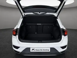 Foto 18 van Volkswagen T-Roc 1.5 TSI 150pk DSG Sport · Camera · Trekhaak · Navigatie · Stoelverwarming · 18'' In