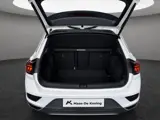 Foto 28 van Volkswagen T-Roc 1.5 TSI 150pk DSG Sport · Camera · Trekhaak · Navigatie · Stoelverwarming · 18'' In