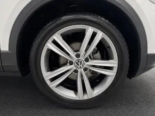 Foto 11 van Volkswagen T-Roc 1.5 TSI 150pk DSG Sport · Camera · Trekhaak · Navigatie · Stoelverwarming · 18'' In