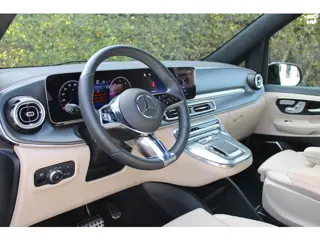 Foto 18 van Mercedes-Benz V-Klasse 300d / AMG / Exclusive / 4-Matic / 7-Pers / Pano / Luchtv / Elec Stoel voor+a