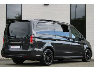 Foto 13 van Mercedes-Benz V-Klasse 300d / AMG / Exclusive / 4-Matic / 7-Pers / Pano / Luchtv / Elec Stoel voor+a