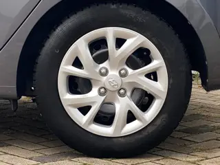 Foto 13 van Hyundai I10 1.0i i-Motion Comfort 5 DEURS AIRCO NIEUWE DISTRIBUTIE KETTING