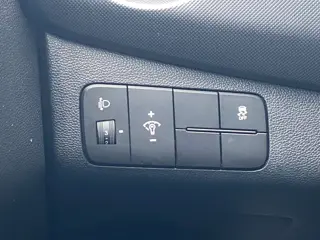 Foto 11 van Hyundai I10 1.0i i-Motion Comfort 5 DEURS AIRCO NIEUWE DISTRIBUTIE KETTING