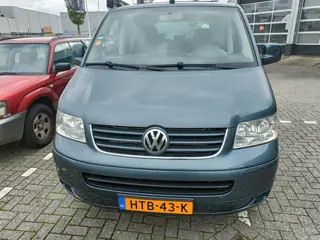 Foto 12 van Volkswagen Transporter Kombi 2.5 TDI 300 Highline Bus Camper