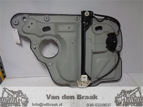 Volkswagen Touran 2003-2010 Raammechaniek rechtsachter handbediend