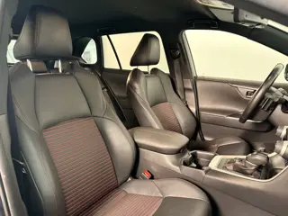 Foto 11 van Toyota RAV4 2.5 Plug-in Hybrid AWD Style | Carplay | JBL | Trekgewicht 1.500 KG | Alarm |