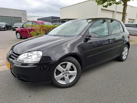 Volkswagen Golf 1.6 FSI Turijn AIRCO/CRUISE/NAVI/AFN TREKHAAK!