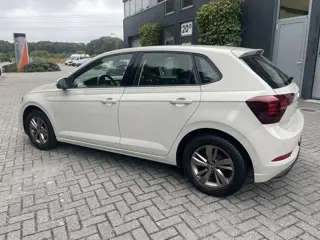 Foto 17 van Volkswagen Polo 1.0 MPI Polo DAB Cruise Control Carplay