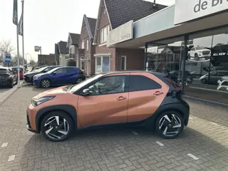 Foto 15 van Toyota Aygo X Hybrid 115 envy stoelverwarming / keyless start / parkeersensoren voor + achter / Navi
