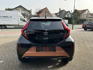 Foto 19 van Toyota Aygo X Hybrid 115 envy stoelverwarming / keyless start / parkeersensoren voor + achter / Navi