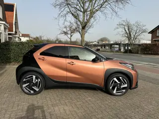 Foto 11 van Toyota Aygo X Hybrid 115 envy stoelverwarming / keyless start / parkeersensoren voor + achter / Navi