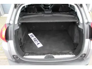 Foto 16 van Peugeot 2008 1.2 PureTech Allure Panodak, Cruise control, Navigatie, Climate contr, Bluetooth