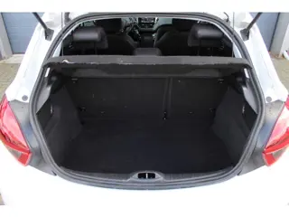 Foto 16 van Peugeot 208 1.2 PureTech GT-line Navigatie, PDC, Climate control, Cruisecontrol, Bluetooth
