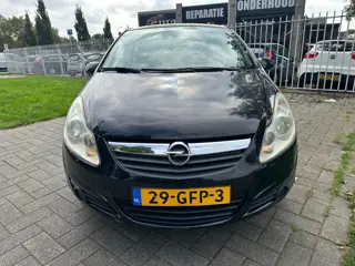 Foto 18 van Opel Corsa 1.2-16V Enjoy