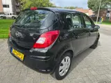 Foto 26 van Opel Corsa 1.2-16V Enjoy