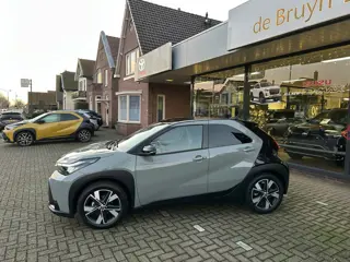 Foto 15 van Toyota Aygo X Hybrid 115 pulse stoelverwarming / keyless start / parkeersensoren voor + achter / Nav