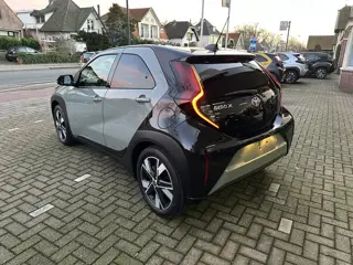 Foto 19 van Toyota Aygo X Hybrid 115 pulse stoelverwarming / keyless start / parkeersensoren voor + achter / Nav