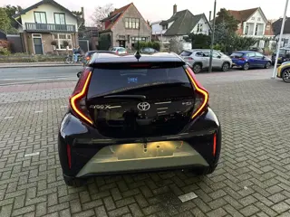 Foto 20 van Toyota Aygo X Hybrid 115 pulse stoelverwarming / keyless start / parkeersensoren voor + achter / Nav