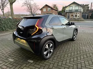Foto 11 van Toyota Aygo X Hybrid 115 pulse stoelverwarming / keyless start / parkeersensoren voor + achter / Nav