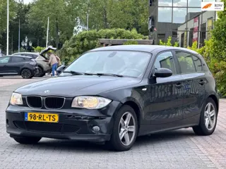 BMW 1-serie 118i High Executive | Groot navischerm | APK 14-08-2027 | Sportstoelen | Airco | Elektri