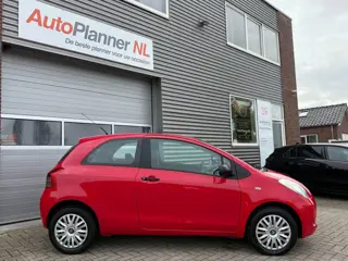 Foto 11 van Toyota Yaris 1.0 VVTi! Airco! Elek. ramen! APK 05-2027!