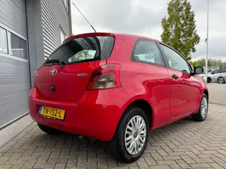 Foto 19 van Toyota Yaris 1.0 VVTi! Airco! Elek. ramen! APK 05-2027!